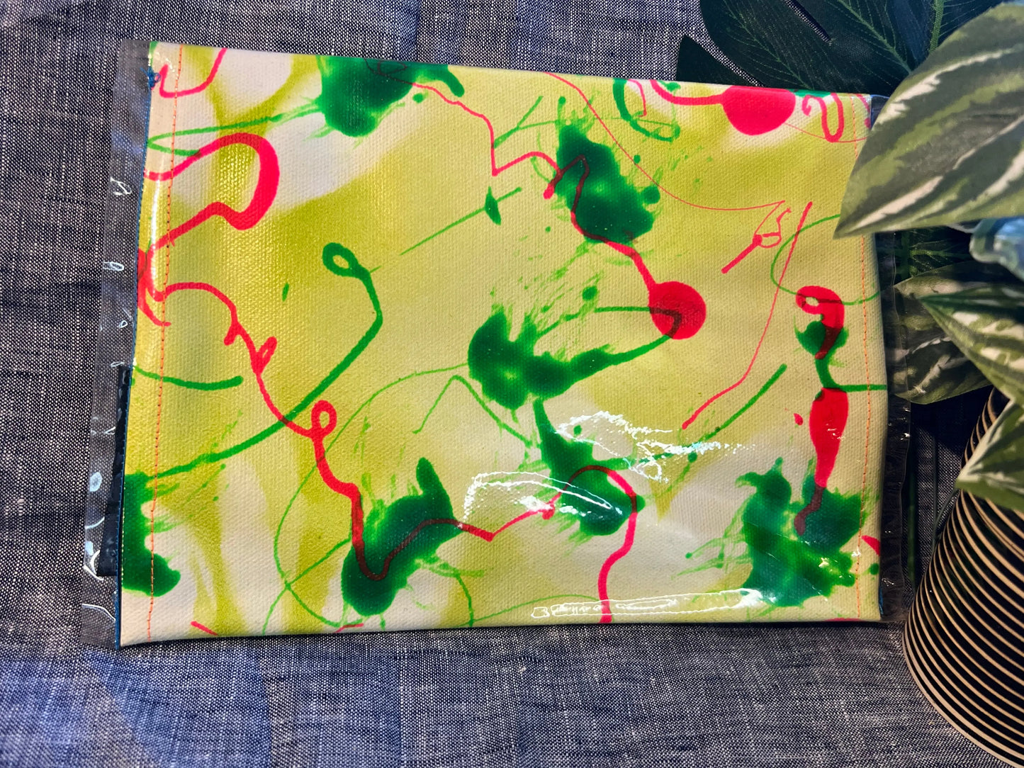 𝑀𝑒𝑑𝑖𝑢𝑚 𝐶𝑎𝑛𝑣𝑎𝑠 𝐶𝑙𝑢𝑡𝑐ℎ Simply Cuteness - Jewellery & Clutches