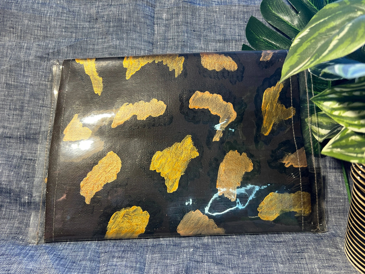 𝑀𝑒𝑑𝑖𝑢𝑚 𝐶𝑎𝑛𝑣𝑎𝑠 𝐶𝑙𝑢𝑡𝑐ℎ Simply Cuteness - Jewellery & Clutches