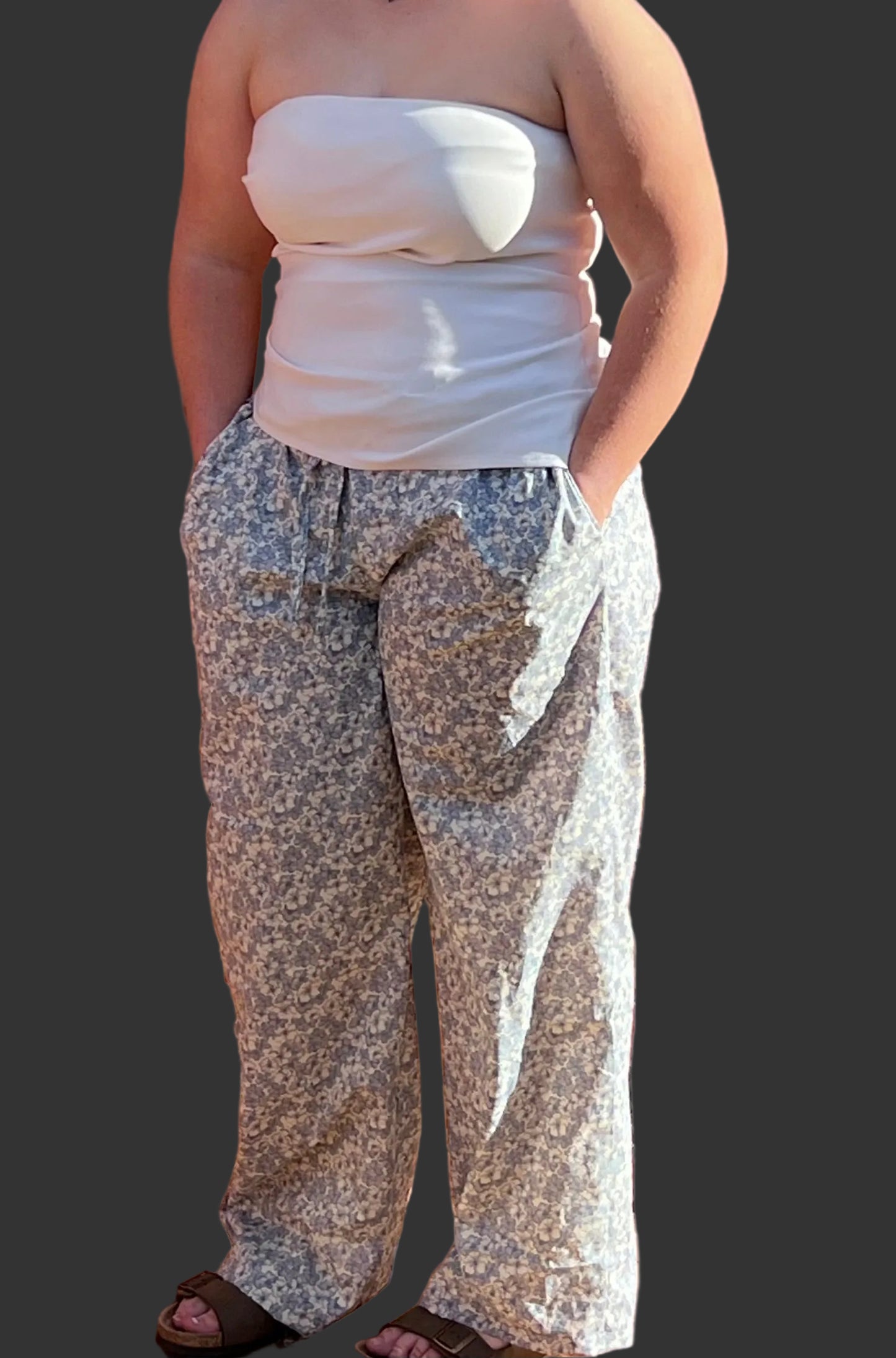 Small print flower pants - size 18