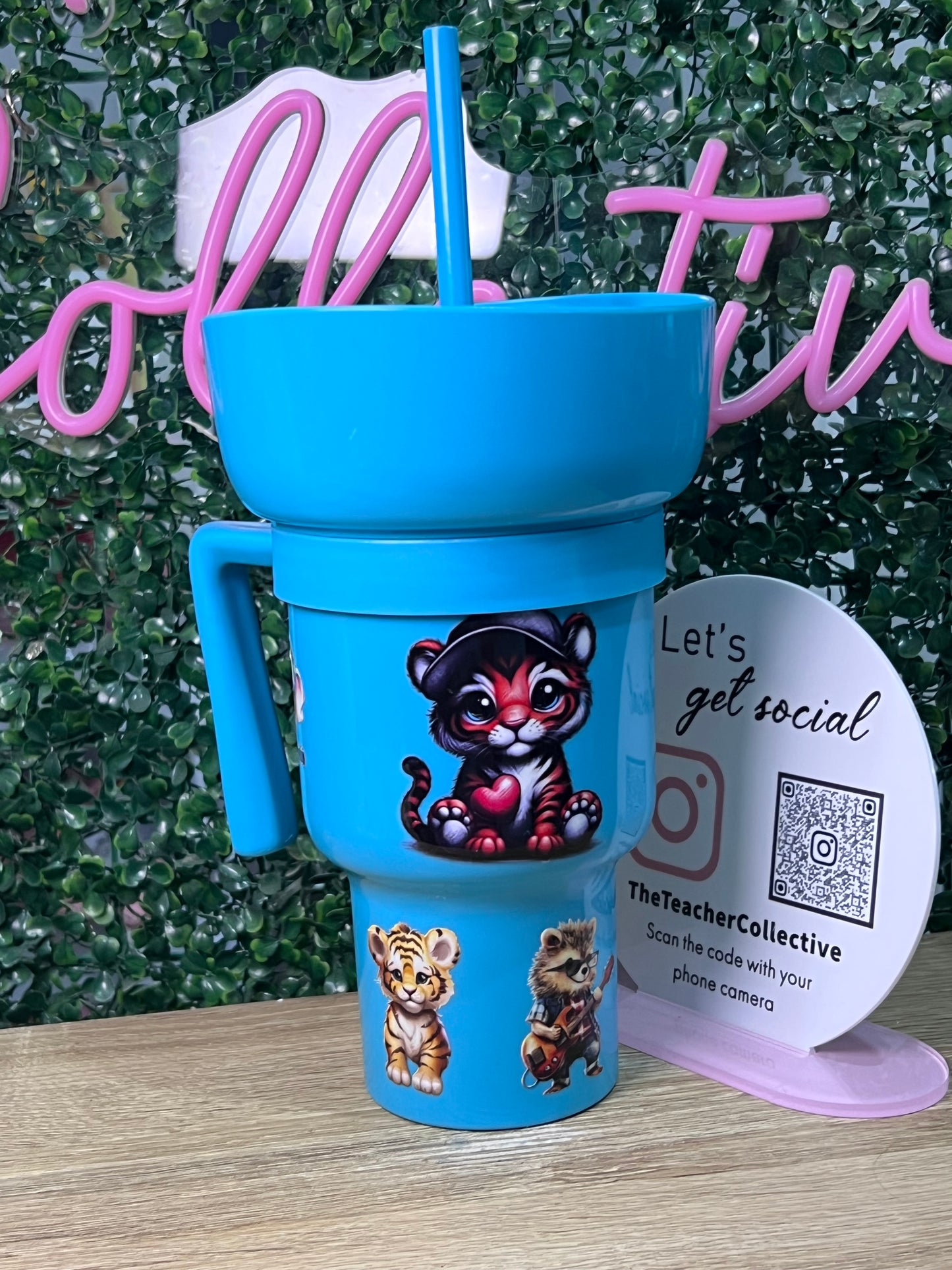 Snack cup