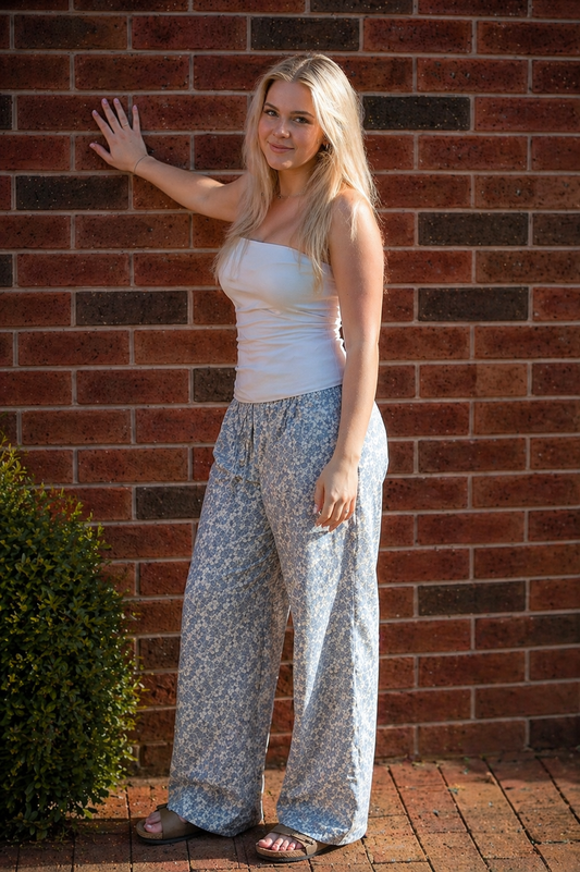 Small print flower pants - size 18