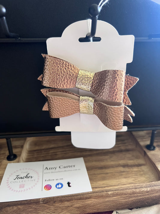 2 x Faux hair bow
