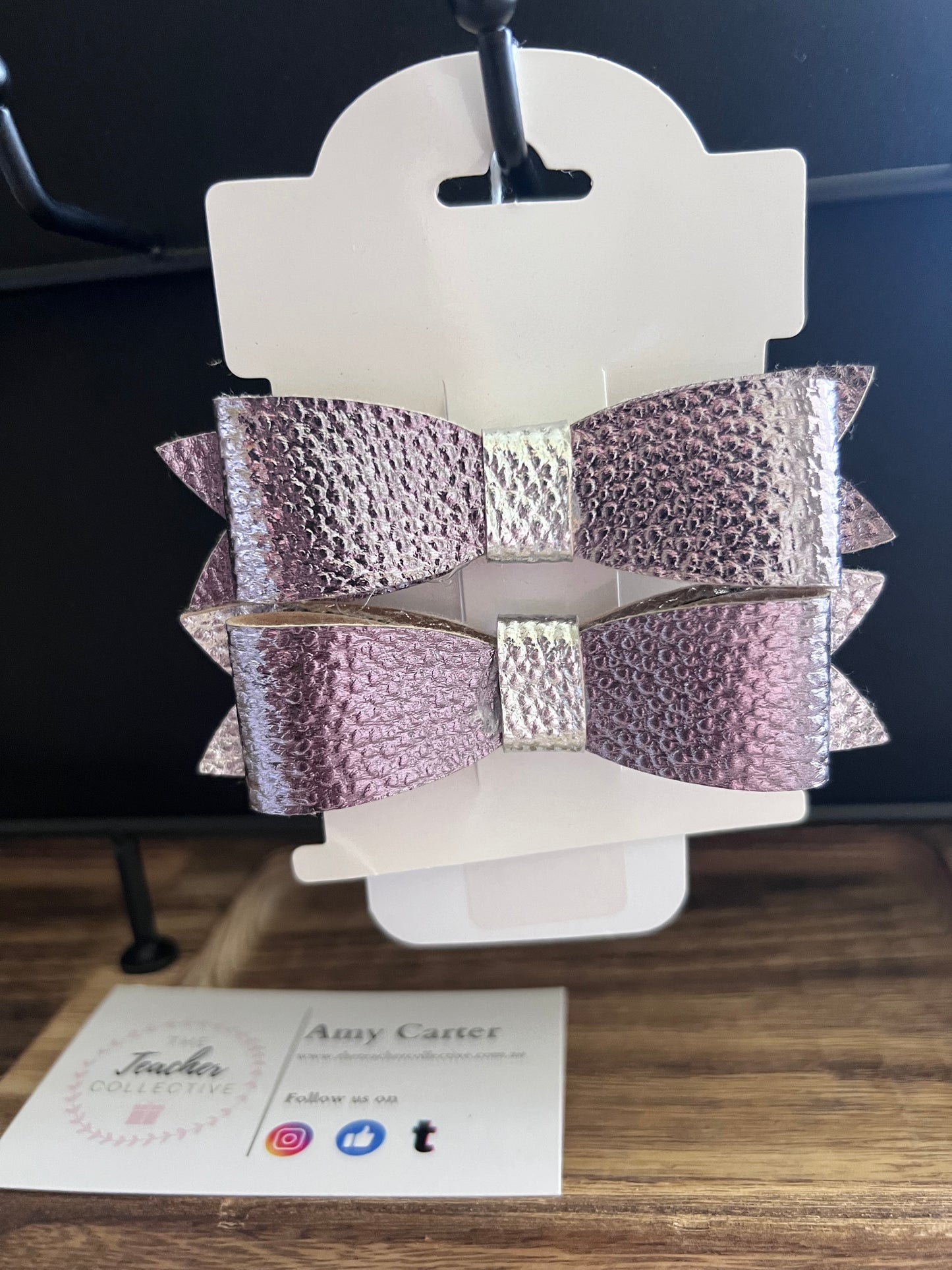2 x Faux hair bow