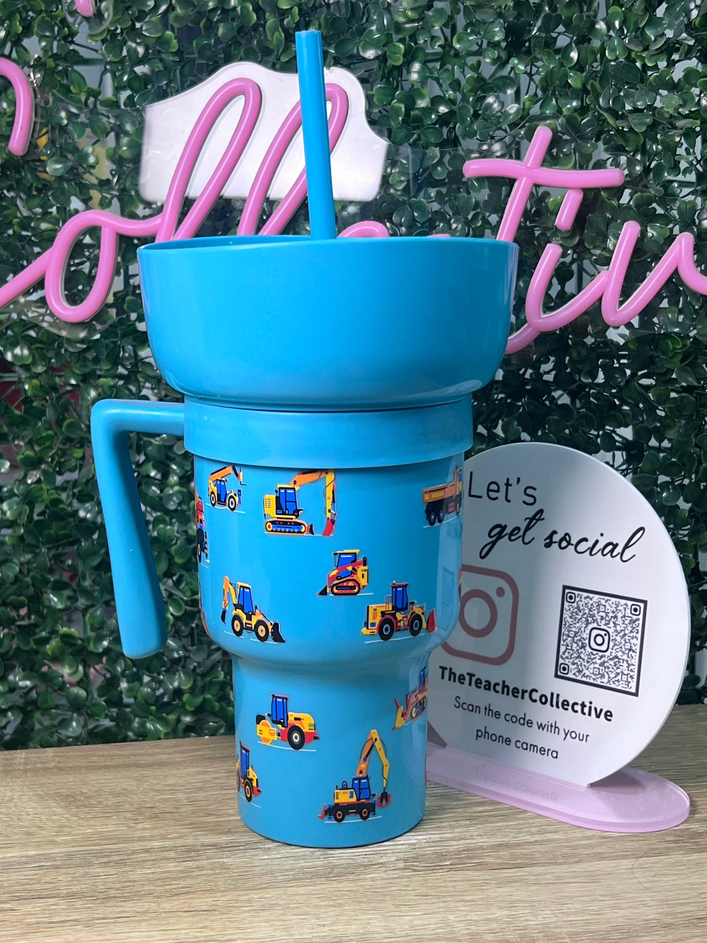 Snack cup